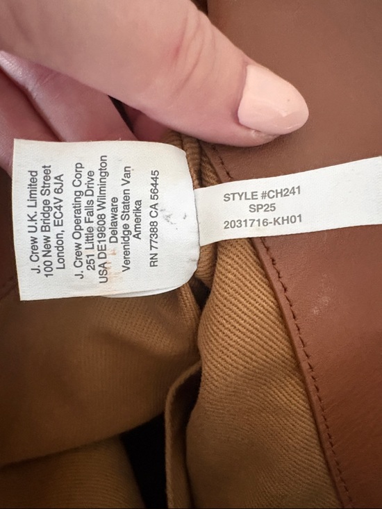 Very good condition J Crew bag with 2 bag charms - Picture 5 of 14